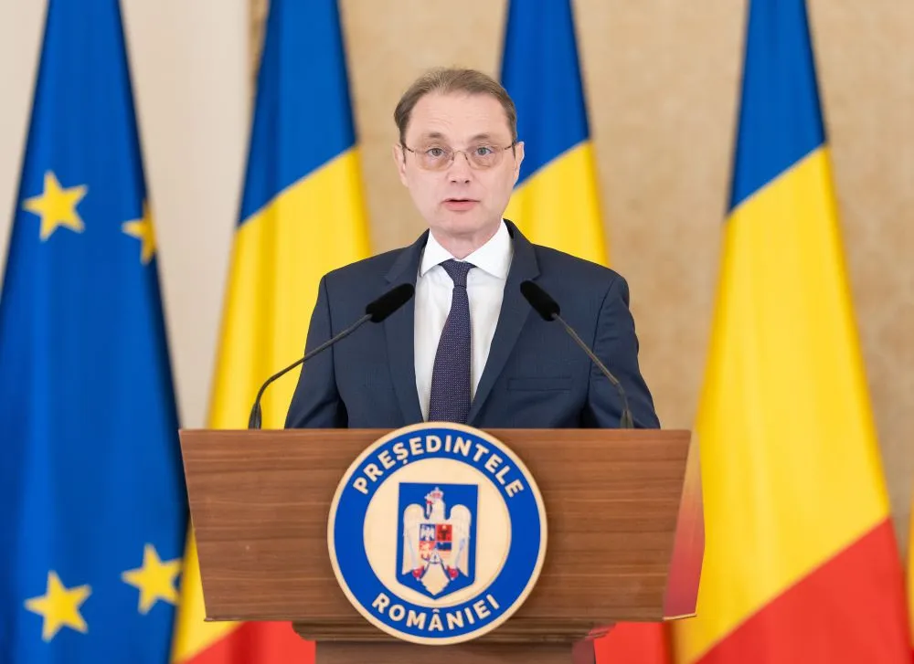 Premierul desemnat Luca Niculescu a depus în Parlament programul de guvernare și lista de miniștri / Politicieni controversați și nume necunoscute în viitorul C